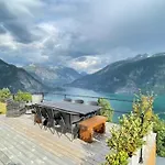 With Amazing Fjord View In Lingasen 샬레 *